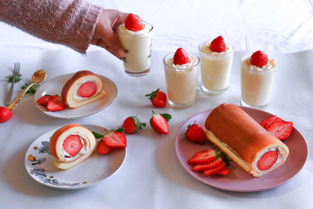 【低碳食譜、低酮甜點】草莓布丁奶酪/草莓生乳捲/巧克力杯子蛋糕/生酮甜點/無麵粉 @女子的休假計劃