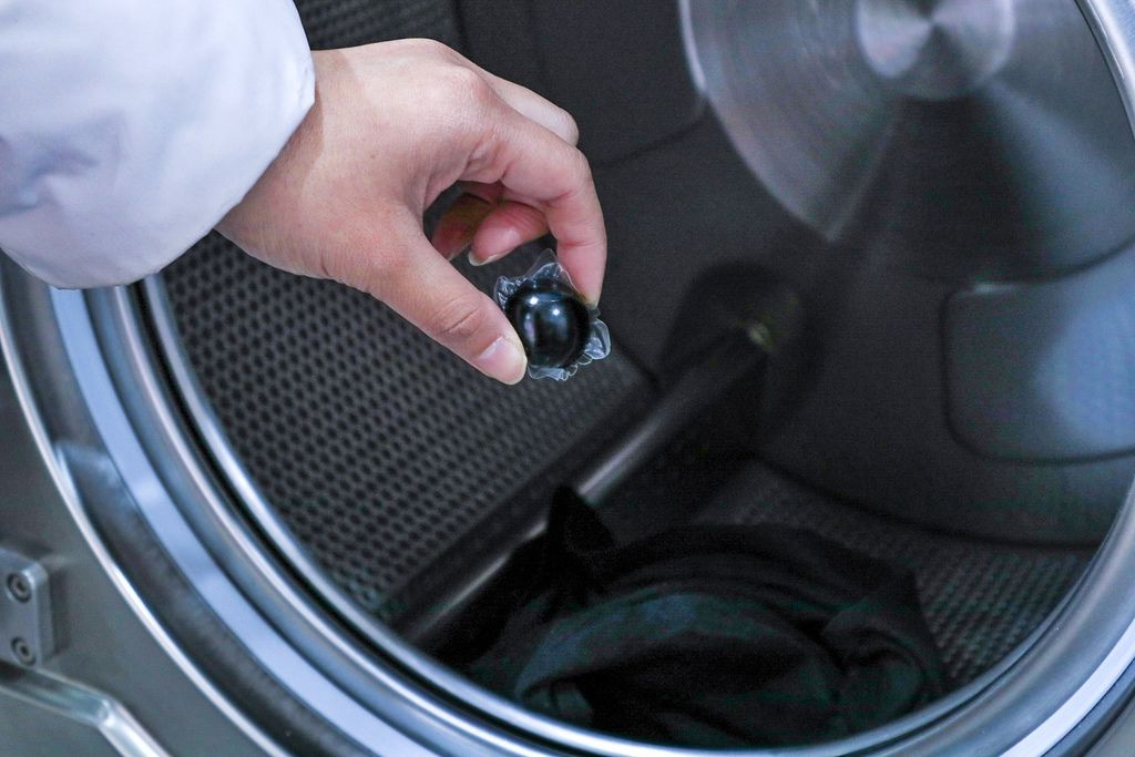 【品味生活】C.L.A.P黑白環保洗衣膠囊：黑白簡約低調時尚，洗衣同時在護衣，愛地球的洗衣球。 @女子的休假計劃
