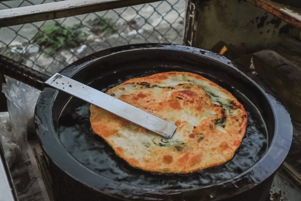 【高雄美食】馬祖蔥油餅：簡單中的不簡單，是一種很雋永的滋味永留心中。 @女子的休假計劃