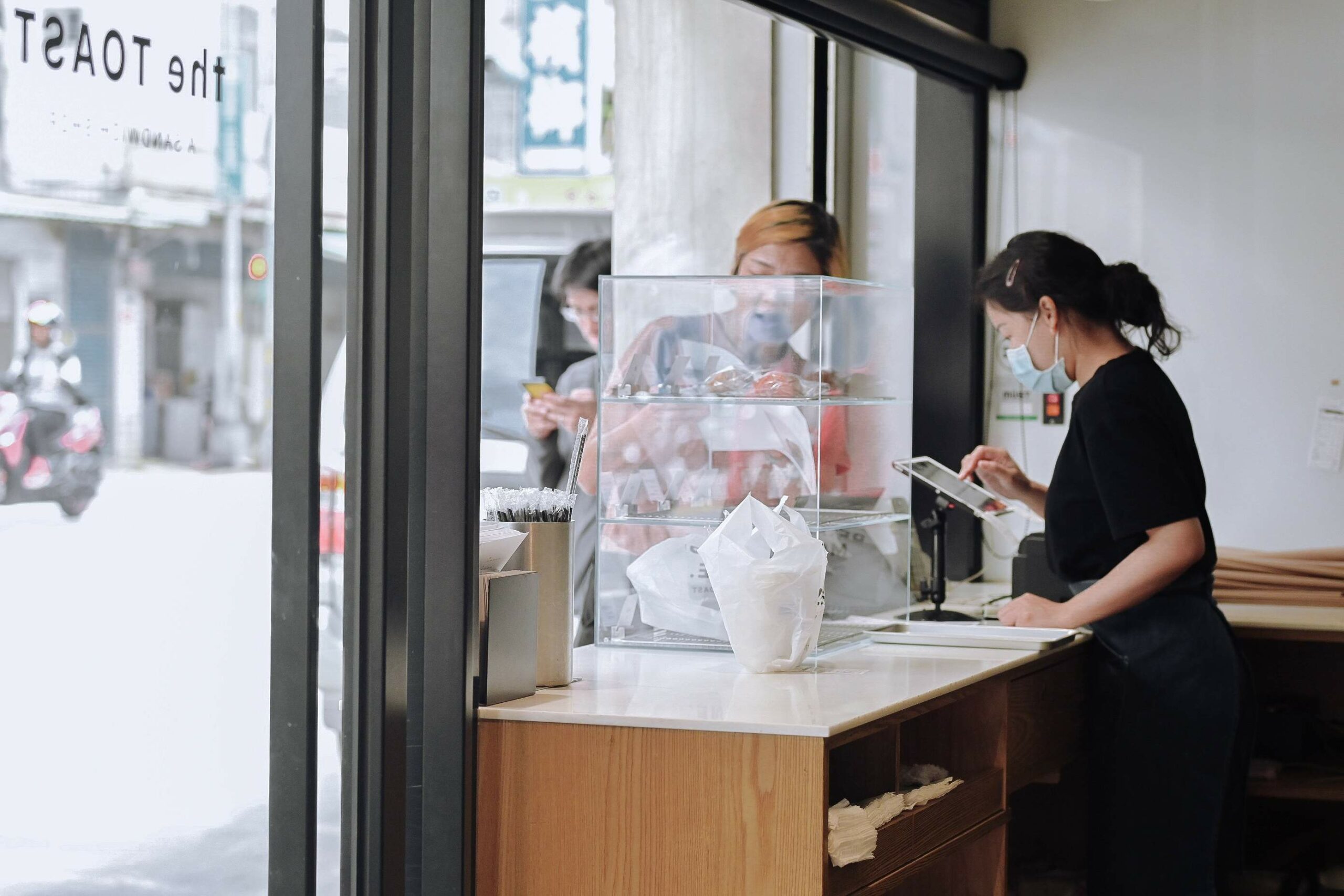 【三重】EGG BUN：IG打卡人氣爆紅早餐，高配版早餐店也是咖啡廳／中興北街早餐／先嗇宮美食 @女子的休假計劃