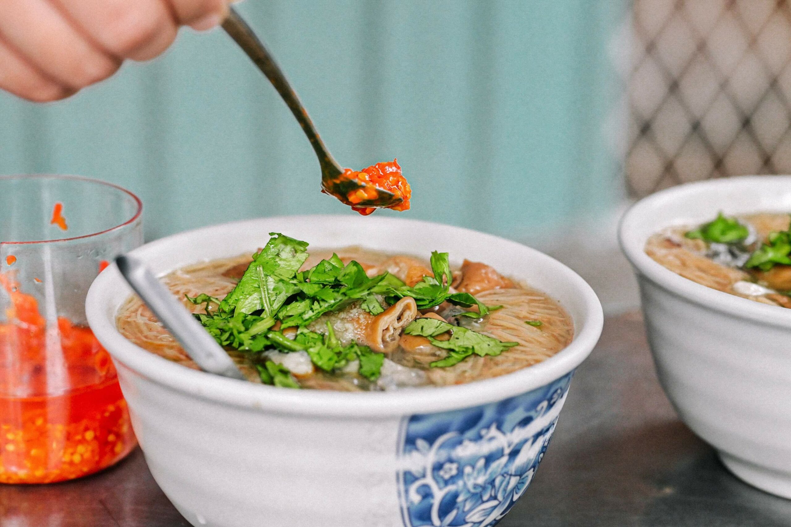 深丘大腸蚵仔麵線｜料多實在加點辣更美味(外帶) @女子的休假計劃