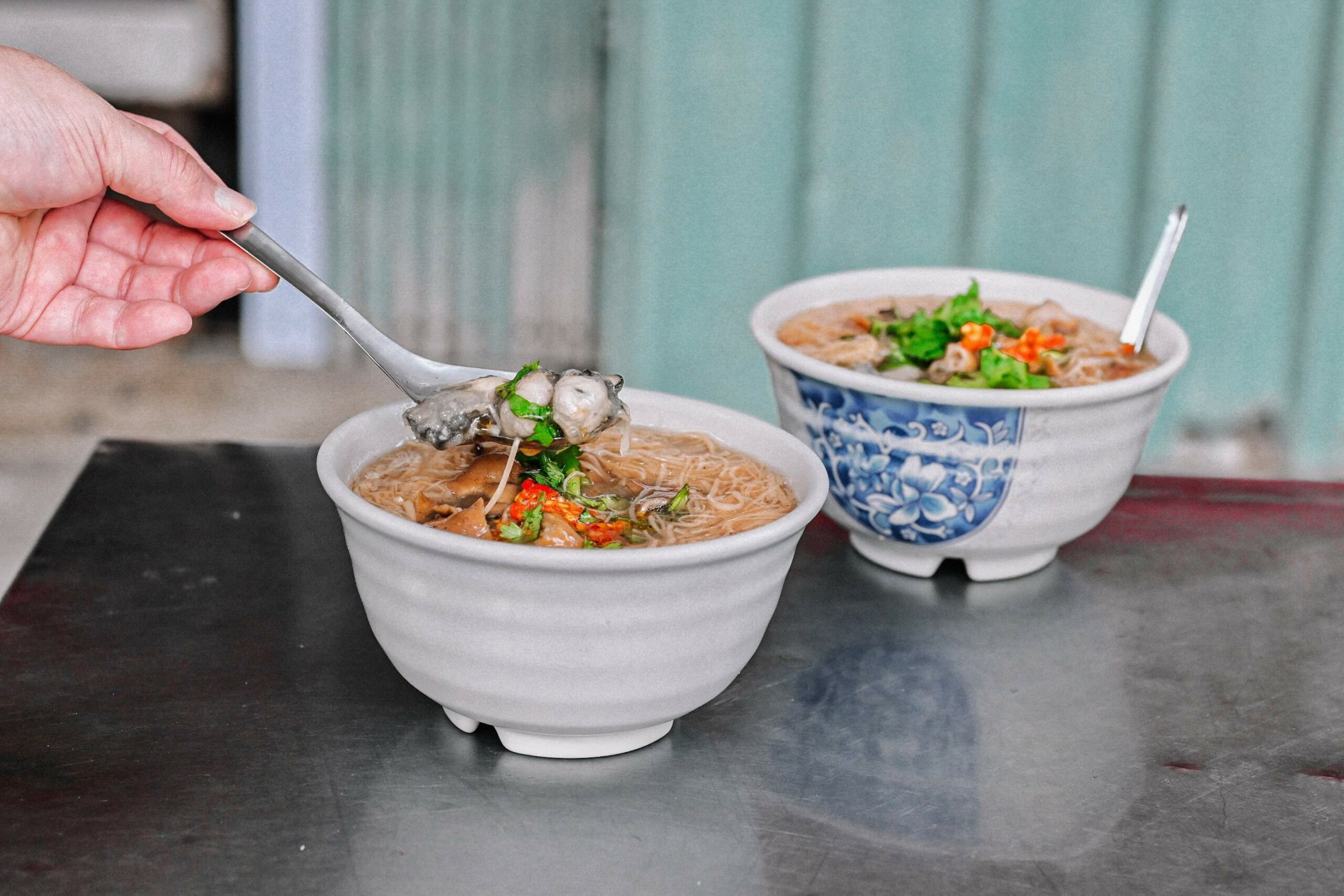 深丘大腸蚵仔麵線｜料多實在加點辣更美味(外帶) @女子的休假計劃