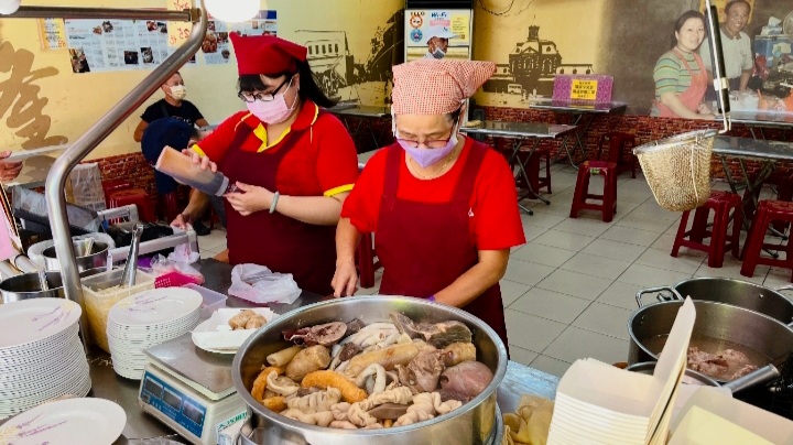 基隆孝三路大腸圈｜食尚玩家推薦巷弄美食古早味，必吃大腸圈與黑白切(外帶) @女子的休假計劃