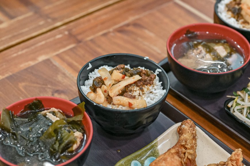 玉林雞腿大王：台北最推薦雞腿飯便當？在地70年老字號老店 /外帶便當/西門町美食/外帶 @女子的休假計劃
