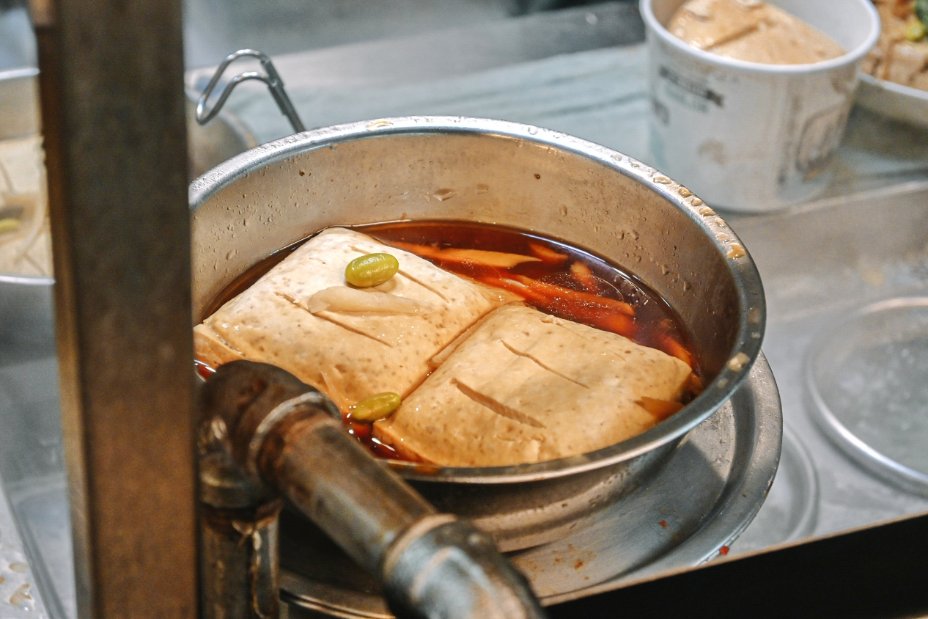 臭老闆現蒸臭豆腐｜素食/南機場夜市米其林必比登推薦(外帶) @女子的休假計劃