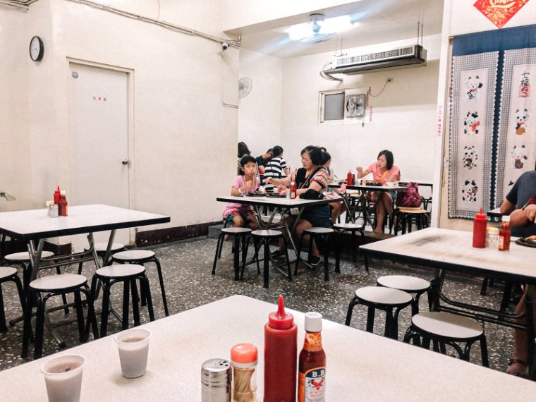 鼎庭牛排(大庭牛排)｜在地人推爆拿號碼牌才吃的到(外帶) @女子的休假計劃