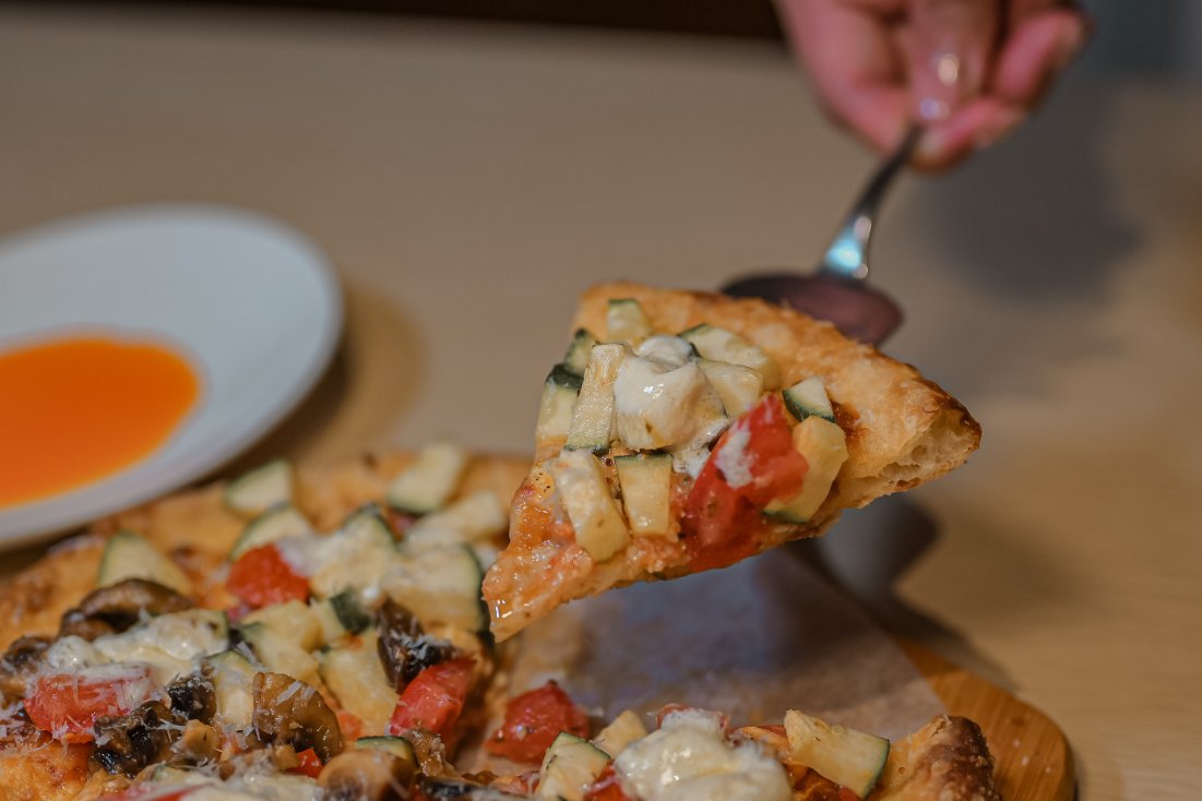 Milano Pizzeria義大利米蘭手工窯烤披薩：全台最好吃的披薩PIZZA、炸雞，新品西西里Cannoli香酥奶酪卷也很吸睛/外帶美食/松江南京站 @女子的休假計劃