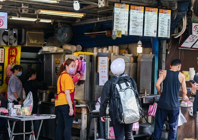 曉迪筒仔米糕 | 南機場夜市必吃銅板美食排隊名店(外帶) @女子的休假計劃