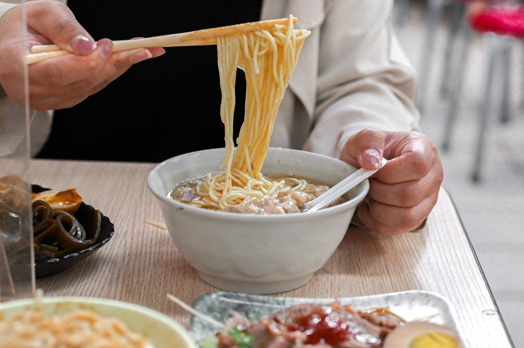 正統肉羹麵｜24小時營業新莊美食/福壽街美食(外帶) @女子的休假計劃