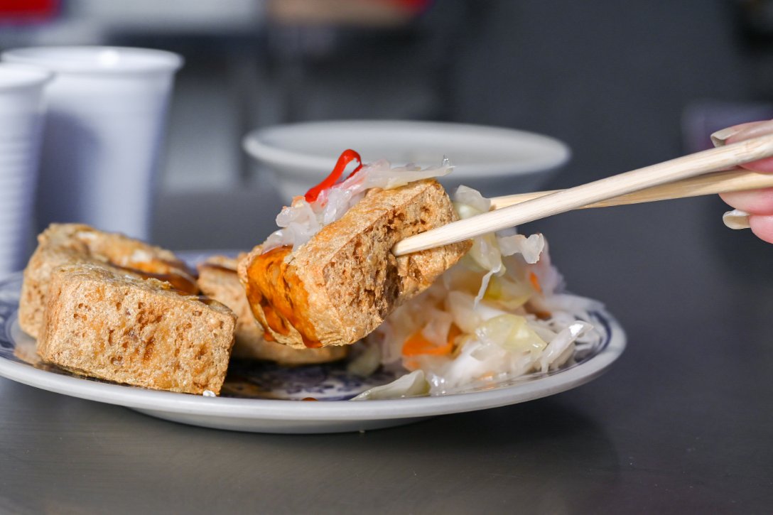 花蓮水尾臭豆腐｜紅茶免費喝，熱湯加5元免費續(外帶) @女子的休假計劃