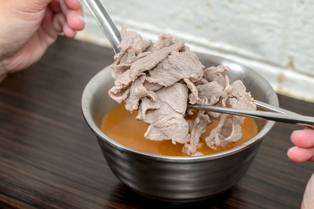 阿男麻油雞：湯頭超級清爽不油膩無負擔/米其林必比登推薦/南機場美食/南機場小吃/外帶 @女子的休假計劃