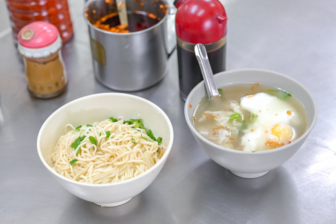福州乾拌麵｜在地人都是點一套配小菜/中和環球美食(外帶) @女子的休假計劃