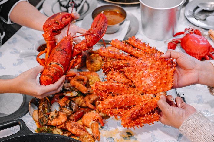 106 HARBOR美式海鮮餐廳：波士頓龍蝦與帝王蟹組成的海鮮桶大餐，手抓吃就是過癮！/台北聚餐餐廳/外帶 @女子的休假計劃