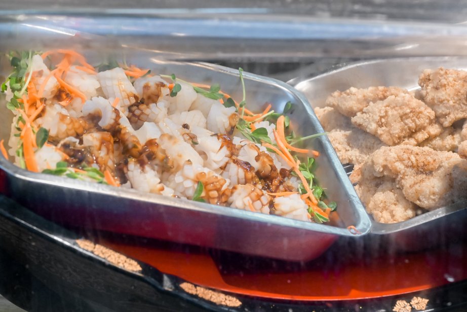 夫妻飯莊(南機場)｜還沒營業就開始大排隊，超澎派三樣主食塞滿滿(外帶) @女子的休假計劃