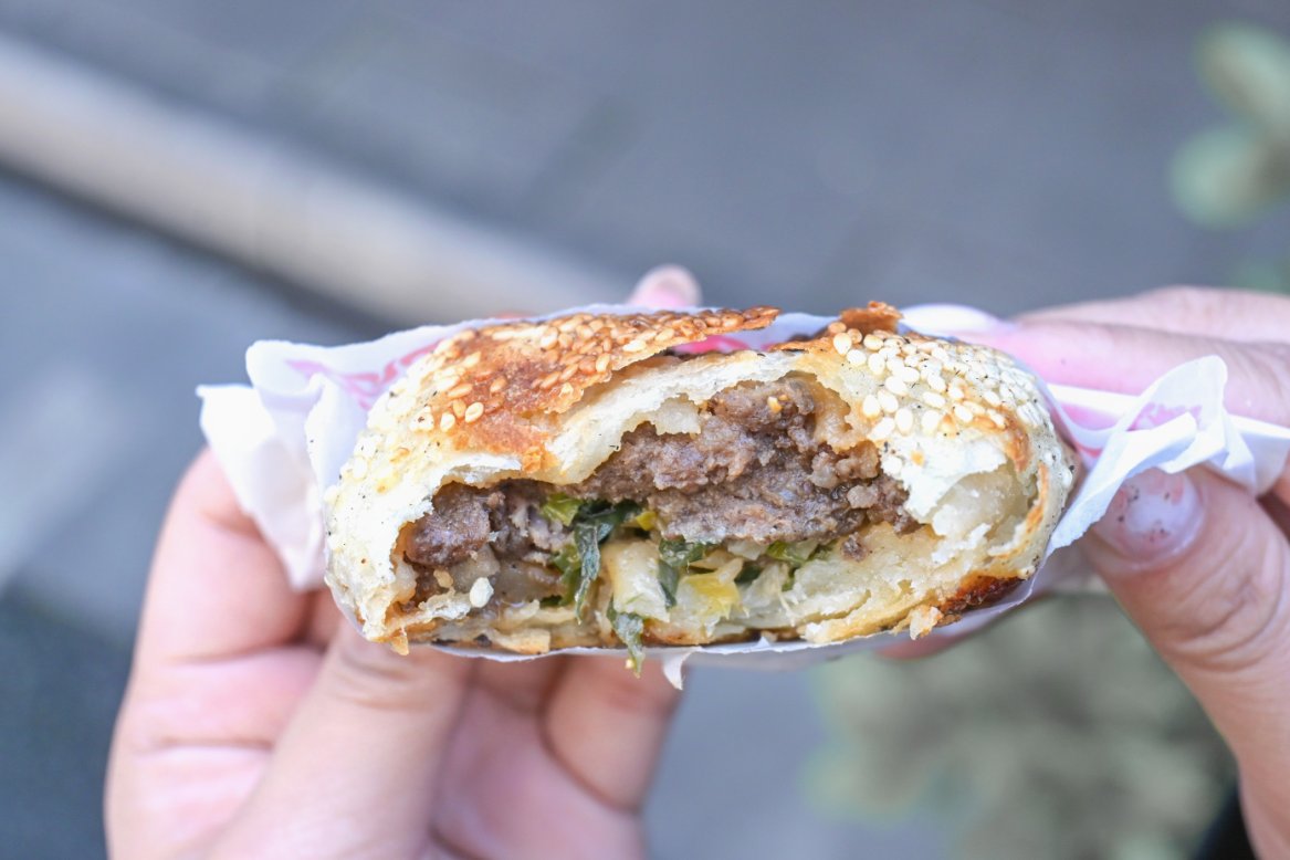 老吳碳烤燒烤餅｜在地人氣美食每顆14元(外帶) @女子的休假計劃