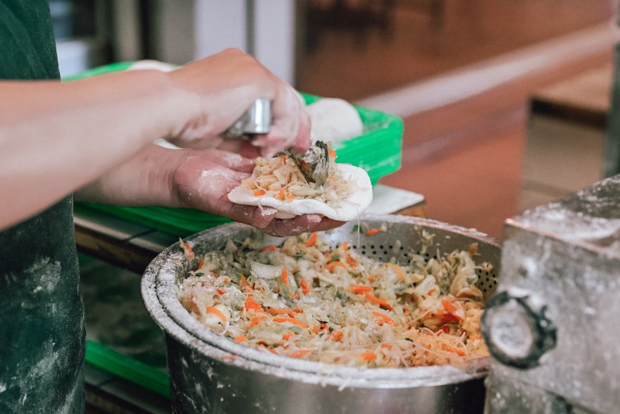 科博館水煎包｜50年排隊美食老店，激推30元潛艇堡神級美味(外帶) @女子的休假計劃