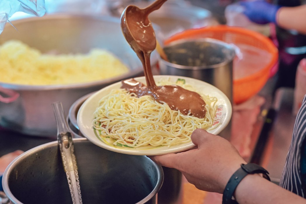 洪記涼麵｜超人氣排隊名店在地人推薦美食 (外帶) @女子的休假計劃