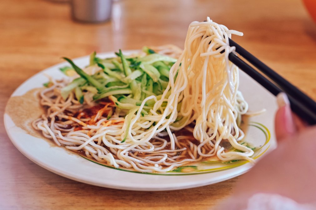 洪記涼麵｜超人氣排隊名店在地人推薦美食 (外帶) @女子的休假計劃