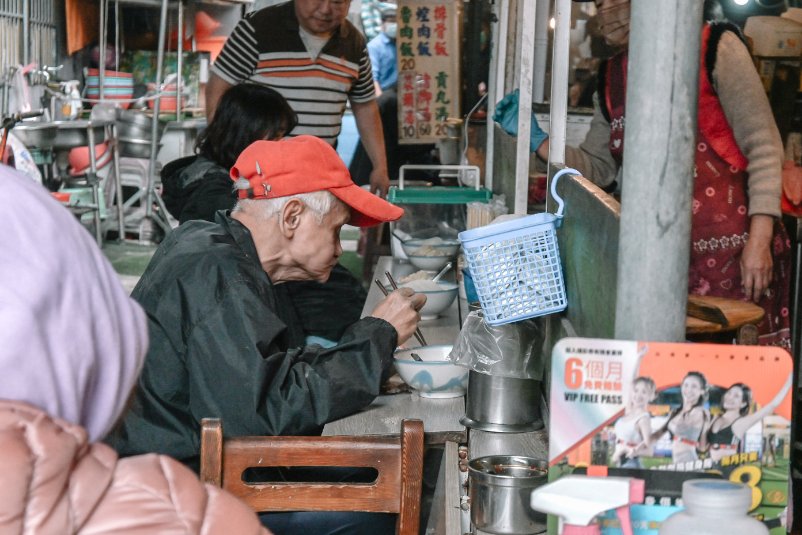 灶頂原汁排骨湯高麗菜飯：米其林必比登推薦，延三夜市大橋頭站/外帶 @女子的休假計劃