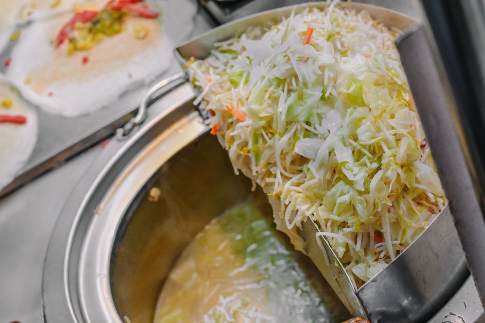 阿霞潤餅｜每天只賣三小時超人氣排隊30年老店排隊美食(外帶) @女子的休假計劃