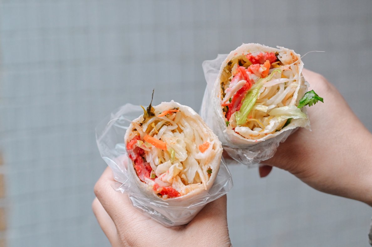 阿霞潤餅｜每天只賣三小時超人氣排隊30年老店排隊美食(外帶) @女子的休假計劃