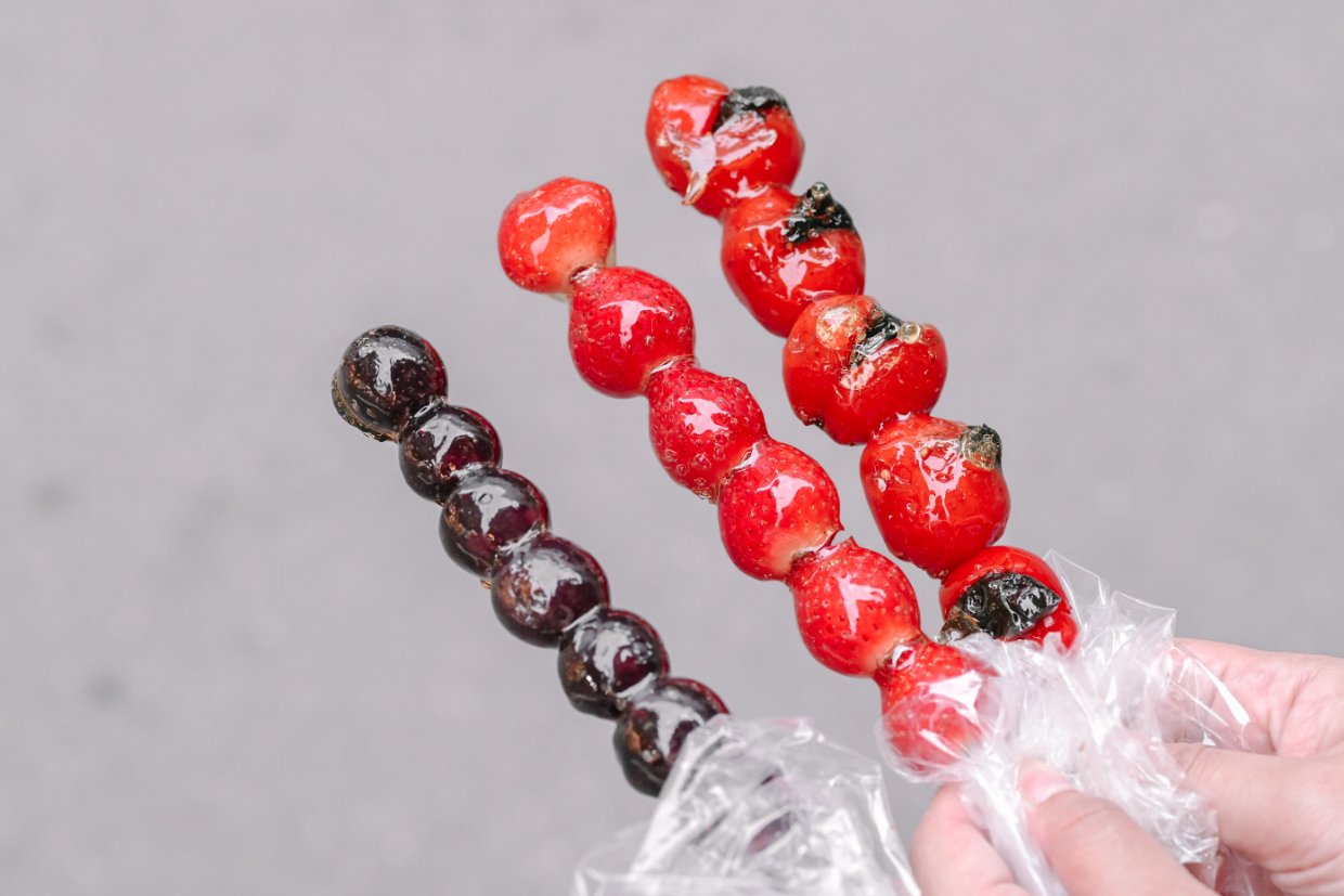鳥來伯糖葫蘆 | 排隊美食糖葫蘆25元草莓最受歡迎(外帶) @女子的休假計劃