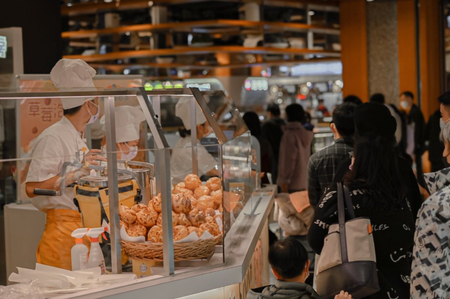 BEARD PAPA 日式泡芙工房：季節限定款會爆漿的草莓泡芙，下午茶點心/外帶 @女子的休假計劃