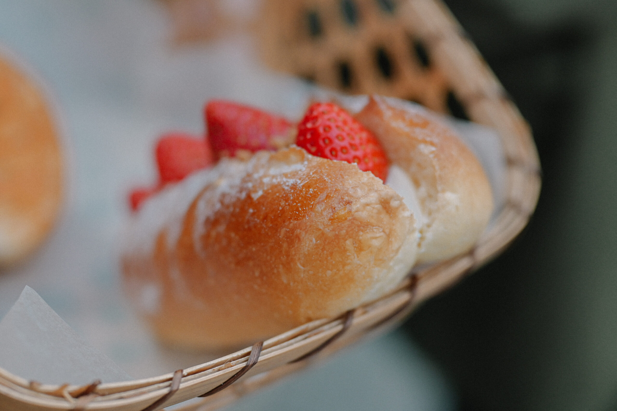 FlourishBakery花咲：冬季限定草莓大亨堡麵包出爐，不限時咖啡廳/外帶 @女子的休假計劃