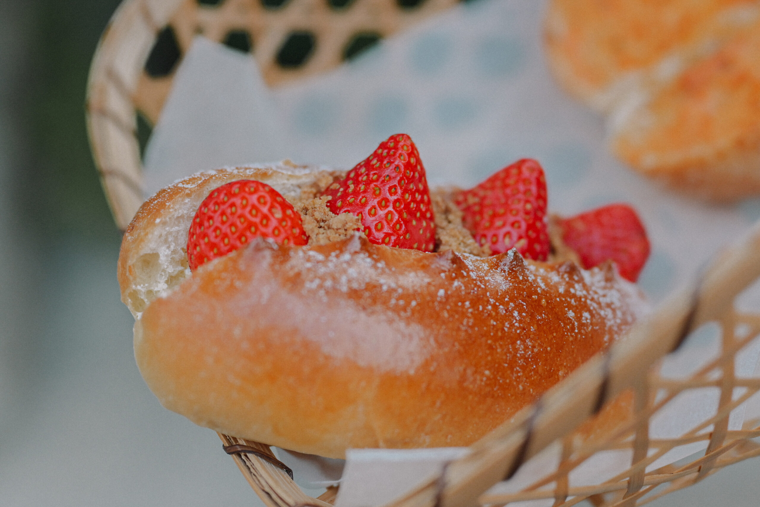 FlourishBakery花咲：冬季限定草莓大亨堡麵包出爐，不限時咖啡廳/外帶 @女子的休假計劃