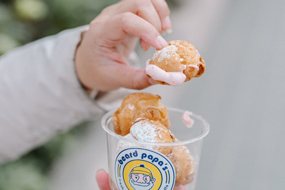 BEARD PAPA 日式泡芙工房：季節限定款會爆漿的草莓泡芙，下午茶點心/外帶 @女子的休假計劃