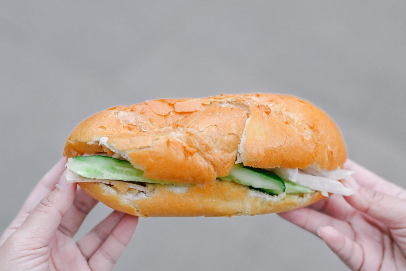 育婷越南法國麵包｜外酥內軟手工自製25元法國麵包排隊美食(外帶) @女子的休假計劃