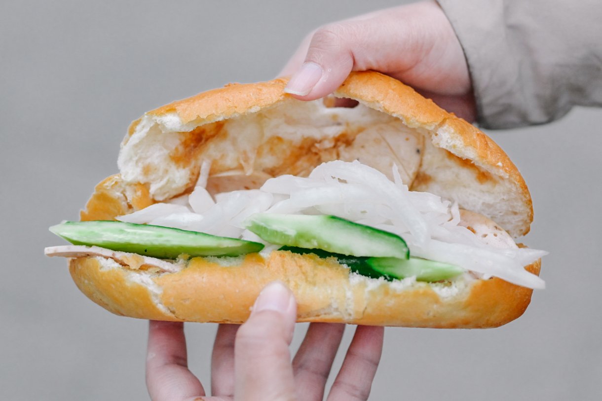 育婷越南法國麵包｜外酥內軟手工自製25元法國麵包排隊美食(外帶) @女子的休假計劃