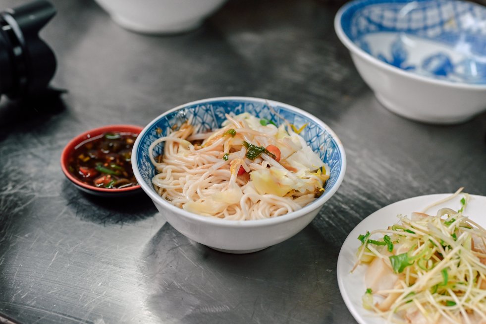 中義街烏醋乾麵｜40年在地人氣麵店，當男人戀愛時拍攝場景(外帶) @女子的休假計劃