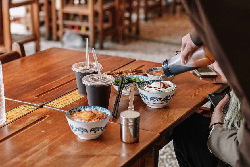 鼎富發豬油拌飯：台南傳統小吃豬油拌飯加生蛋黃很銷魂古早味/外帶 @女子的休假計劃