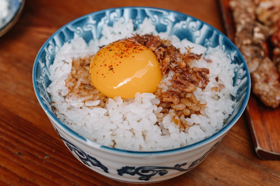 鼎富發豬油拌飯｜古早味傳統小吃豬油拌飯加生蛋黃有夠好吃(菜單) @女子的休假計劃