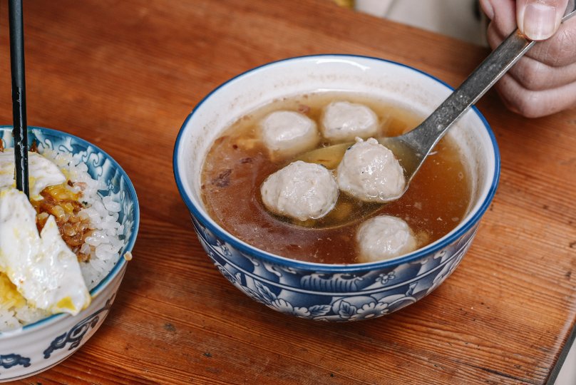 鼎富發豬油拌飯｜古早味傳統小吃豬油拌飯加生蛋黃有夠好吃(菜單) @女子的休假計劃