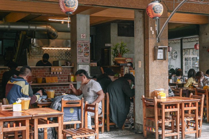 鼎富發豬油拌飯：台南傳統小吃豬油拌飯加生蛋黃很銷魂古早味/外帶 @女子的休假計劃