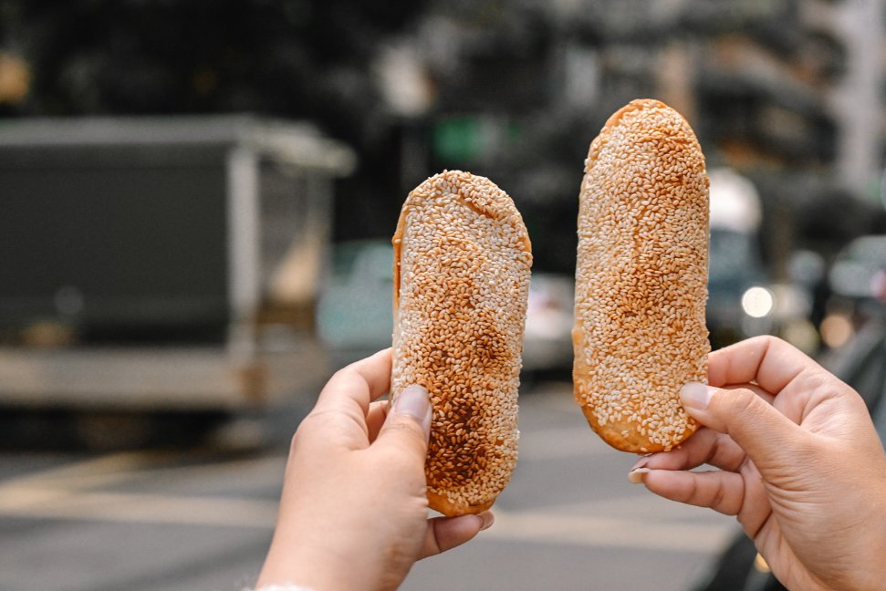 新疆烤饢 ｜板橋重慶市場手工碳烤燒餅專賣店(外帶) @女子的休假計劃