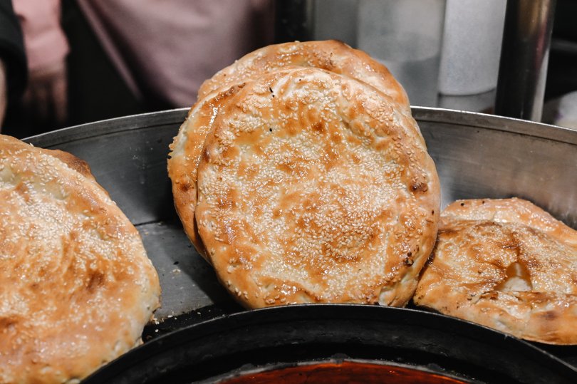 新疆烤饢 | 超獨特新疆烤饢手工碳烤燒餅專賣店/板橋美食/外帶 @女子的休假計劃