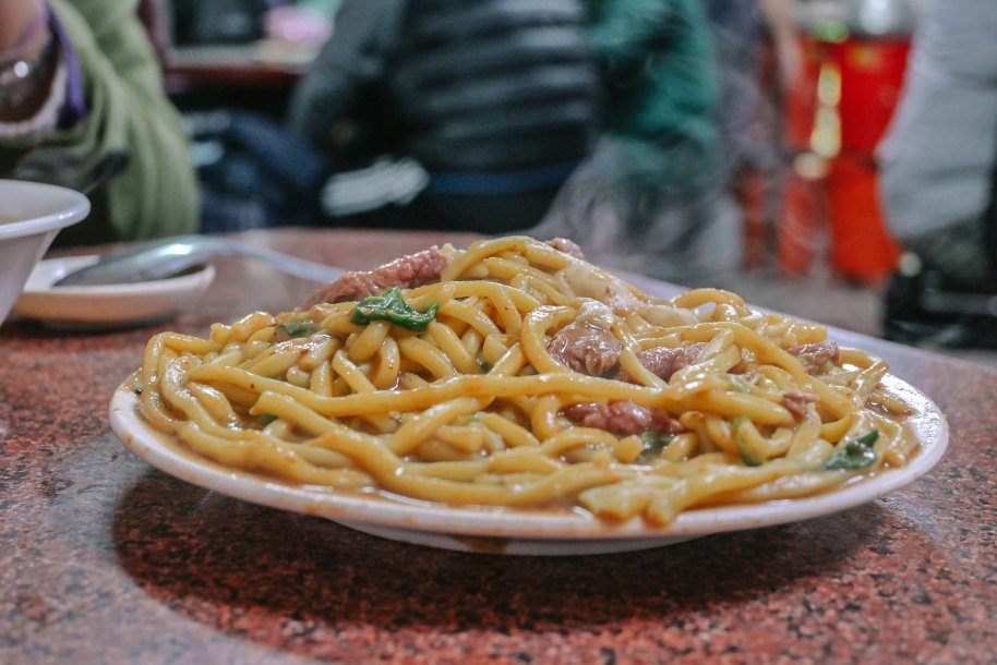 【新竹美食】西市汕頭館總店，自製沙茶醬美味汕頭溫體牛火鍋/食尚玩家推薦 @女子的休假計劃