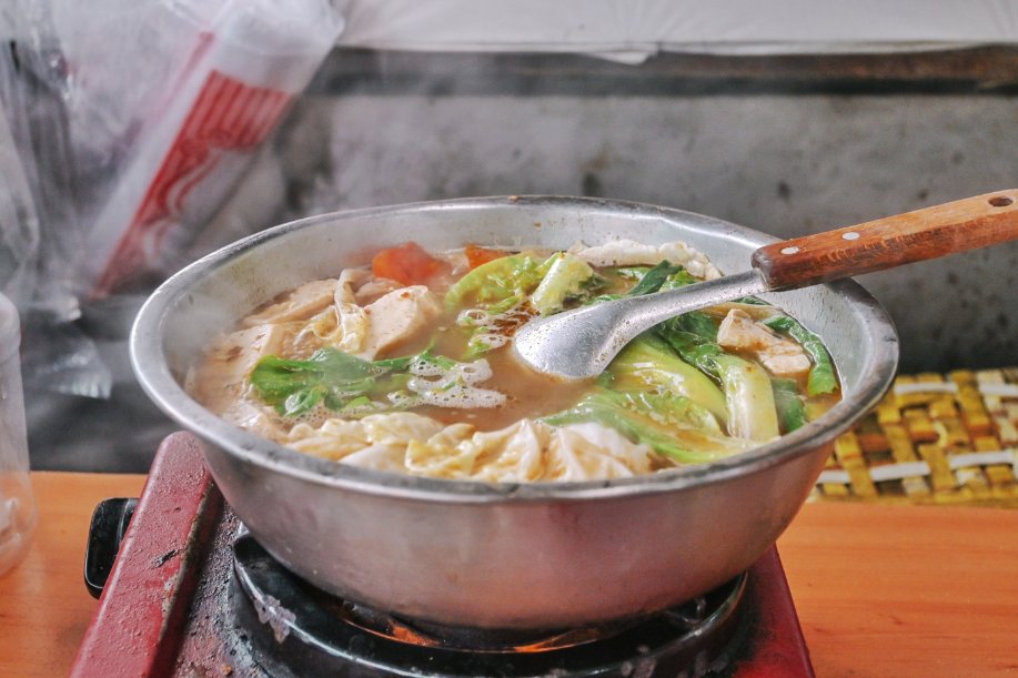 【新竹美食】西市汕頭館總店，自製沙茶醬美味汕頭溫體牛火鍋/食尚玩家推薦 @女子的休假計劃