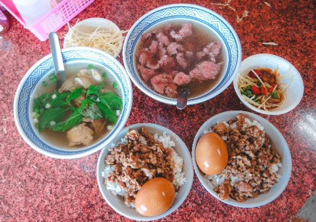 阿寶牛肉湯｜點牛肉湯送牛肉燥飯加滷蛋只要100元(菜單) @女子的休假計劃