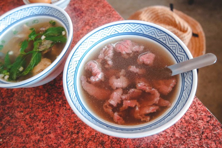 阿寶牛肉湯｜點牛肉湯送牛肉燥飯與滷蛋只要100元(菜單) @女子的休假計劃