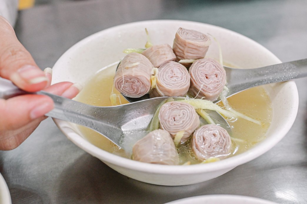 五層豬腸湯｜在地超人氣小吃，滷肉飯只要10元(菜單) @女子的休假計劃