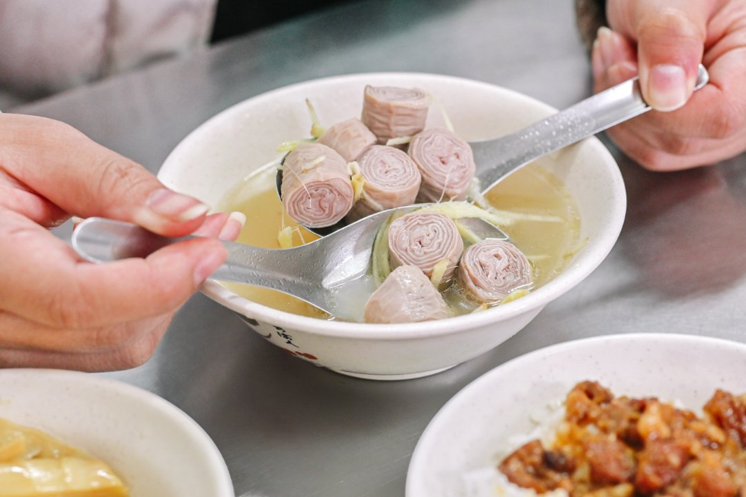 五層豬腸湯｜在地超人氣小吃，滷肉飯只要10元(菜單) @女子的休假計劃