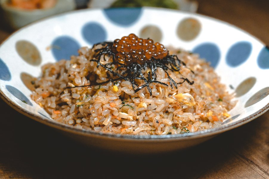 炭吉郎居酒屋 | 超有特色以花點綴擺設，職人燒烤必吃居酒屋/板橋深夜食堂 @女子的休假計劃