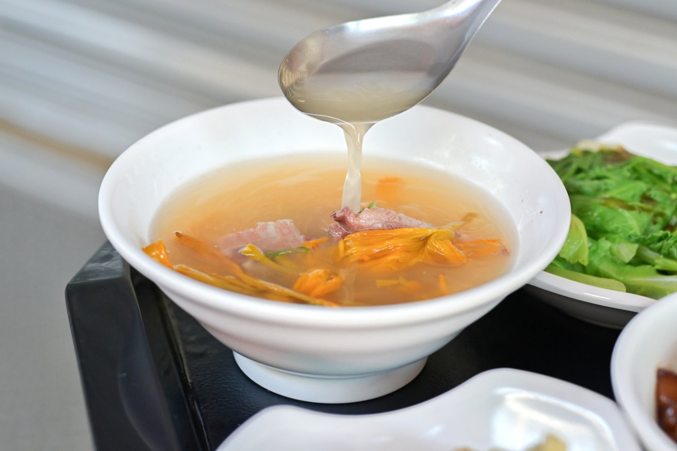 大稻埕魯肉飯，飄香一甲子傳承三代好滋味，超濃郁銷魂國宴美食魯肉飯必吃，華陰商圈美食可外帶外送 @女子的休假計劃