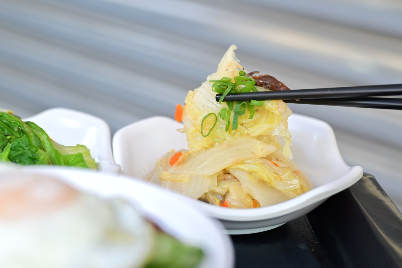 大稻埕魯肉飯，飄香一甲子傳承三代好滋味，超濃郁銷魂國宴美食魯肉飯必吃，華陰商圈美食可外帶外送 @女子的休假計劃