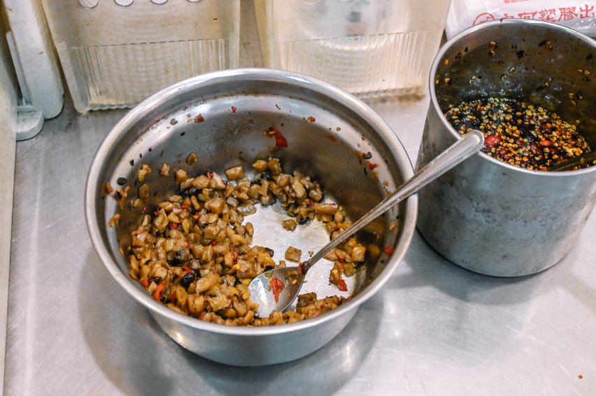 龍祥鴨莊|人氣港式燒臘六樣主菜豪華招牌飯，食尚玩家報導/新莊龍祥鴨莊便當/外帶 @女子的休假計劃