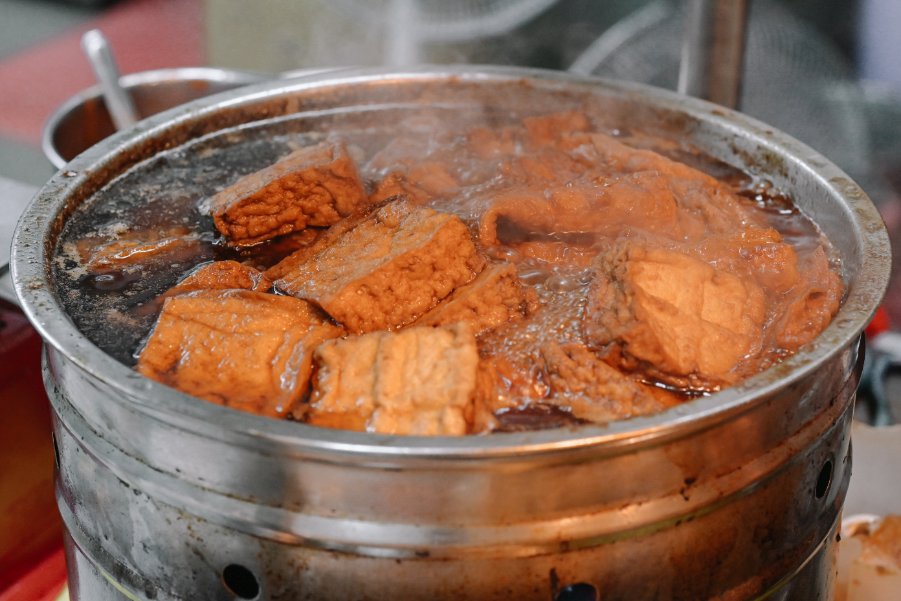 長腳麵食｜在地60年傳統古早味麵店，招牌必吃80元豬腳麵30元乾麵(外帶) @女子的休假計劃